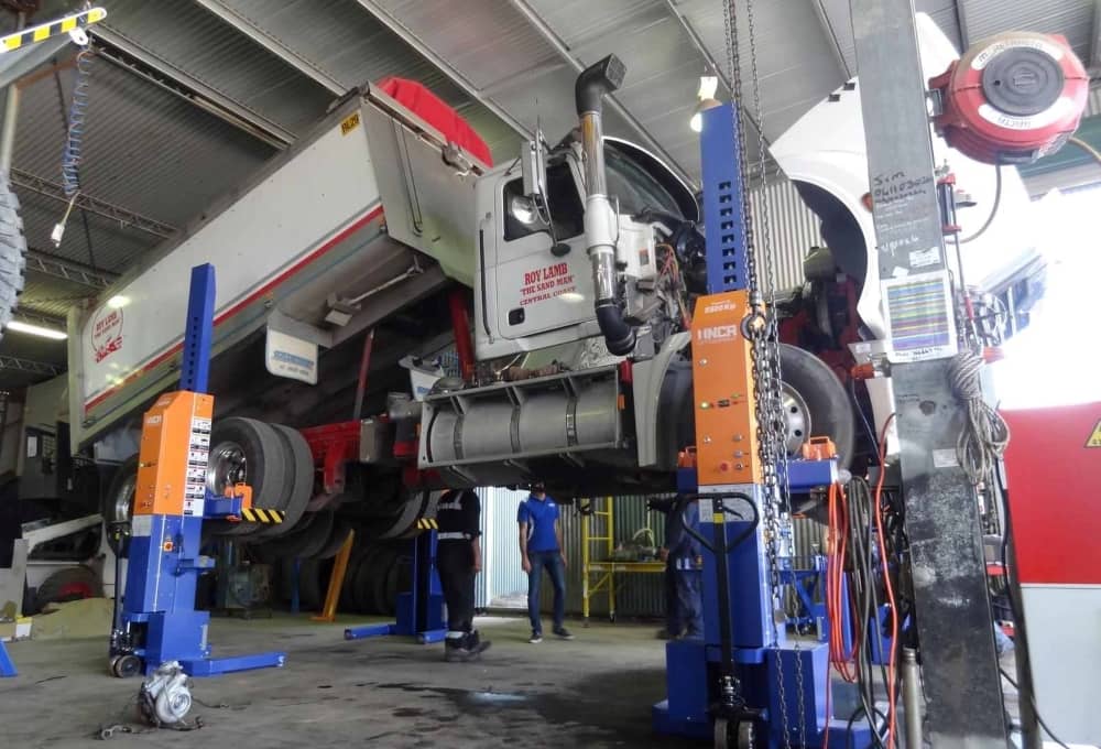 With mobile column lifts, you now can work on vehicles of all shapes and sizes.